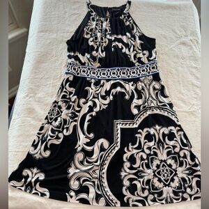 Women’s White House Black Market Black & White Printed Strappy Dress
